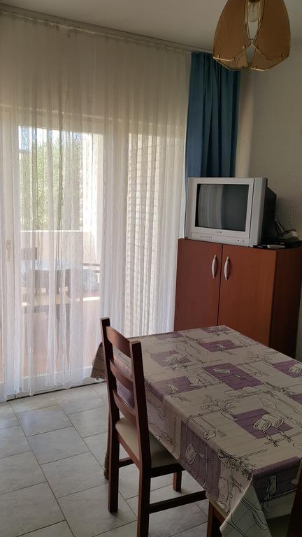 Apartments Natasa Vir Exterior photo